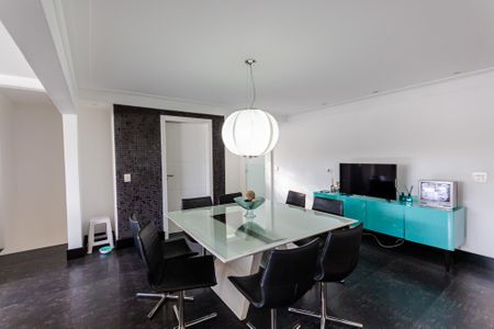 Casa à venda com 470m², 4 quartos e 5 vagasCopa