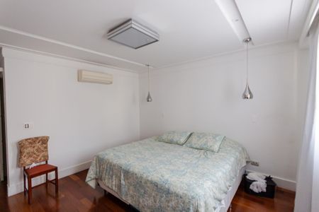 Casa à venda com 470m², 4 quartos e 5 vagasSuíte 3