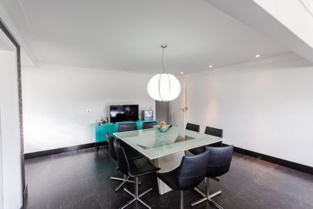 Casa à venda com 470m², 4 quartos e 5 vagasCopa