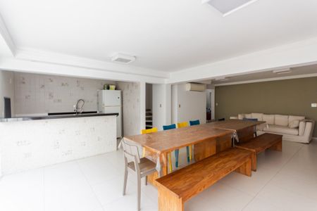 Casa à venda com 470m², 4 quartos e 5 vagasChurrasqueira