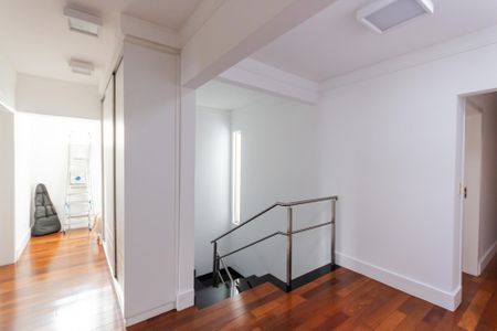 Casa à venda com 470m², 4 quartos e 5 vagasHall