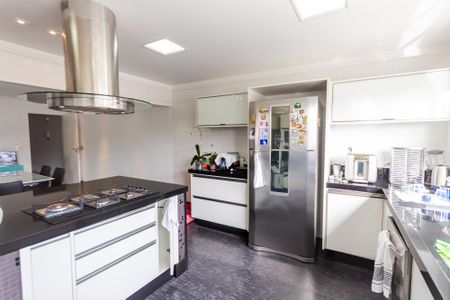 Casa à venda com 470m², 4 quartos e 5 vagasCozinha