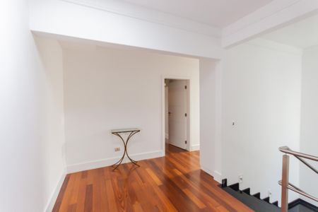 Casa à venda com 470m², 4 quartos e 5 vagasHall