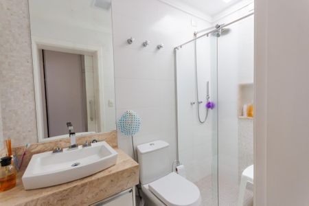 Casa à venda com 470m², 4 quartos e 5 vagasBanheiro da Suíte 4