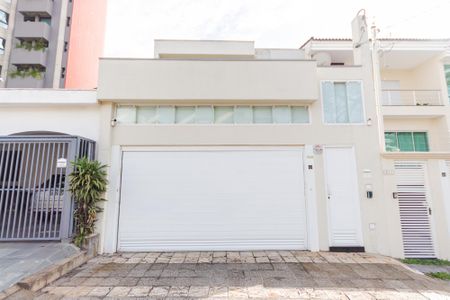 Casa à venda com 470m², 4 quartos e 5 vagasFachada