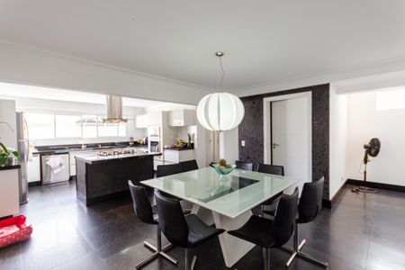 Casa à venda com 470m², 4 quartos e 5 vagasCopa