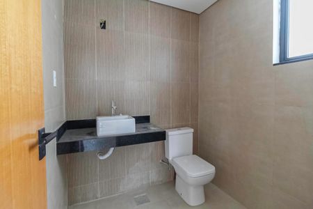 Casa à venda com 181m², 3 quartos e 2 vagasBanheiro da suíte