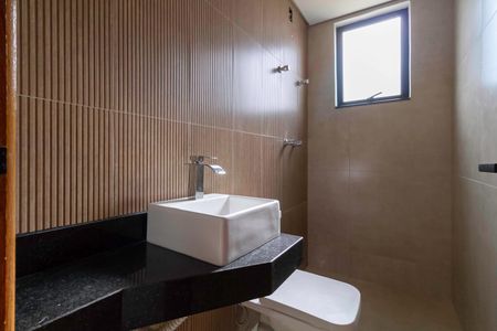 Casa à venda com 181m², 3 quartos e 2 vagasBanheiro social