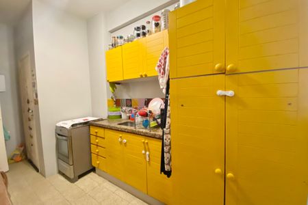 Apartamento à venda com 80m², 2 quartos e sem vagaCozinha