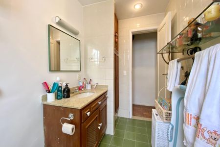 Apartamento à venda com 80m², 2 quartos e sem vagaBanheiro