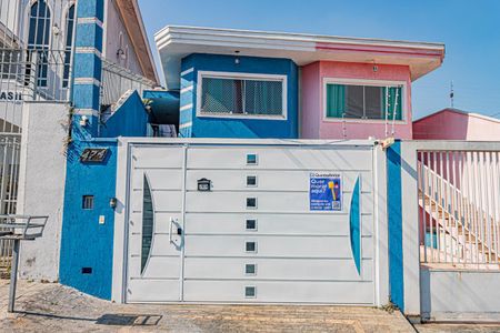 Casa à venda com 380m², 3 quartos e 2 vagasFachada