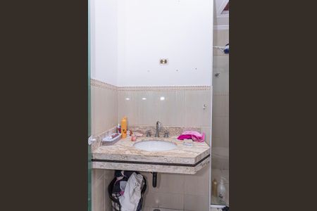 Casa à venda com 380m², 3 quartos e 2 vagasBanheiro suite 2