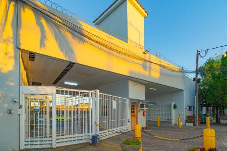 Casa de condomínio à venda com 88m², 3 quartos e 2 vagas Casa de condomínio à venda com 88m², 3 quartos e 2 vagasFachada