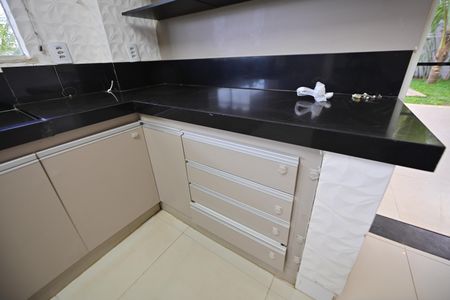 Casa de condomínio para alugar com 615m², 3 quartos e 4 vagasCozinha