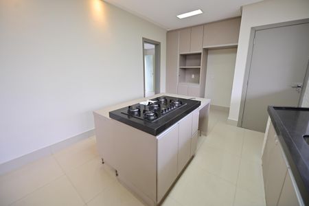 Casa de condomínio para alugar com 615m², 3 quartos e 4 vagasCozinha