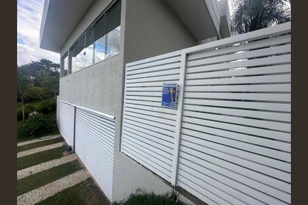 Casa de condomínio para alugar com 615m², 3 quartos e 4 vagasPlaca