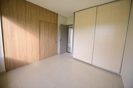Casa de condomínio para alugar com 615m², 3 quartos e 4 vagasSuíte 2
