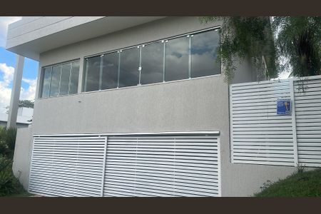 Casa de condomínio para alugar com 615m², 3 quartos e 4 vagasFachada