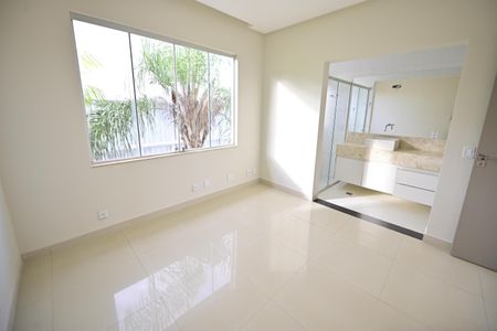 Casa de condomínio para alugar com 615m², 3 quartos e 4 vagasSuíte 1