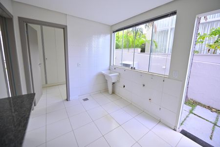 Casa de condomínio para alugar com 615m², 3 quartos e 4 vagasÁrea de Serviço
