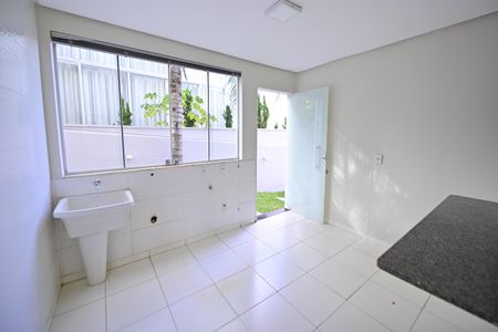 Casa de condomínio para alugar com 615m², 3 quartos e 4 vagasÁrea de Serviço
