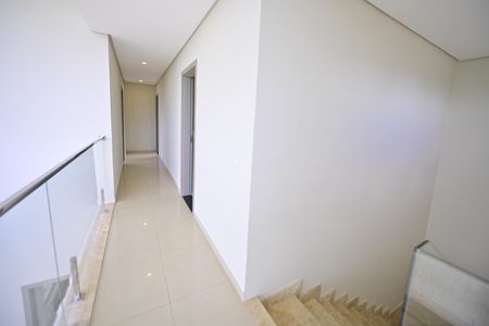 Casa de condomínio para alugar com 615m², 3 quartos e 4 vagasCorredor
