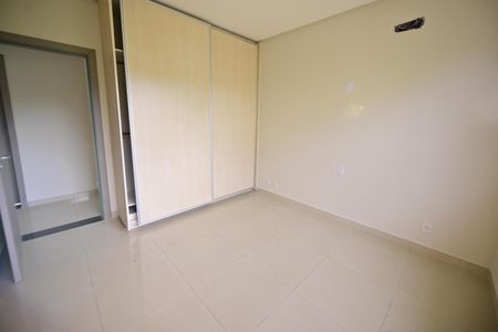 Casa de condomínio para alugar com 615m², 3 quartos e 4 vagasSuíte 2