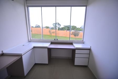 Casa de condomínio para alugar com 615m², 3 quartos e 4 vagasEscritório 