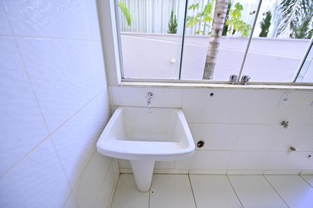 Casa de condomínio para alugar com 615m², 3 quartos e 4 vagasÁrea de Serviço