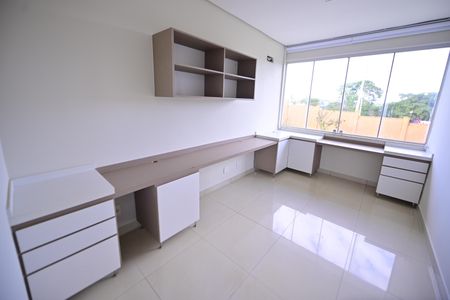 Casa de condomínio para alugar com 615m², 3 quartos e 4 vagasEscritório 