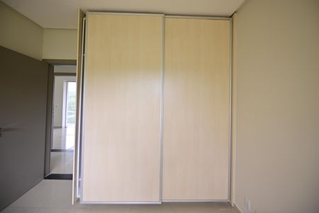 Casa de condomínio para alugar com 615m², 3 quartos e 4 vagasSuíte 2