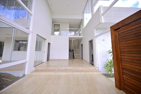 Casa de condomínio para alugar com 615m², 3 quartos e 4 vagasSala