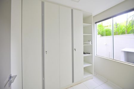 Casa de condomínio para alugar com 615m², 3 quartos e 4 vagasQuarto de Serviço