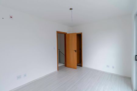 Casa à venda com 108m², 3 quartos e 2 vagasSuíte