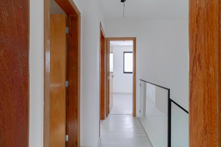 Casa à venda com 108m², 3 quartos e 2 vagasCorredor