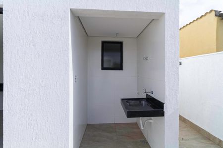 Casa à venda com 108m², 3 quartos e 2 vagasÁrea de serviço