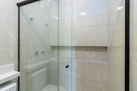 Casa à venda com 150m², 3 quartos e 3 vagasBanheiro da Suíte 2