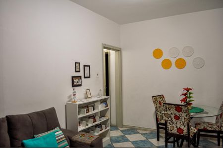 Apartamento para alugar com 63m², 2 quartos e sem vagaSala