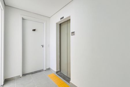 Apartamento à venda com 42m², 2 quartos e 1 vagaHall de entrada