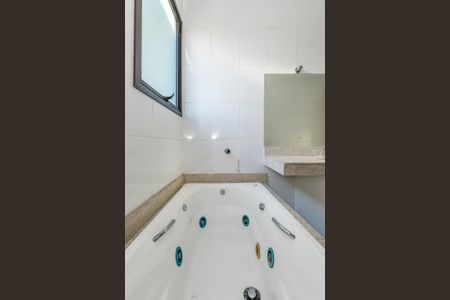 Apartamento à venda com 120m², 3 quartos e 4 vagasBanheiro da Suíte