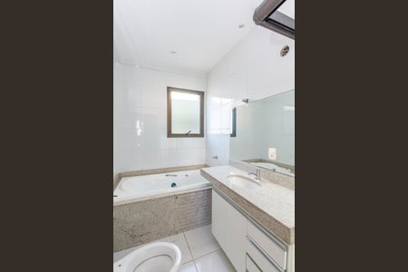 Apartamento à venda com 120m², 3 quartos e 4 vagasBanheiro da Suíte