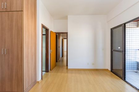 Apartamento à venda com 120m², 3 quartos e 4 vagasSuíte