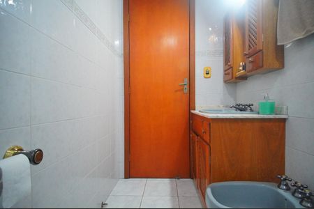 Casa à venda com 226m², 3 quartos e 3 vagasBanheiro da Suíte