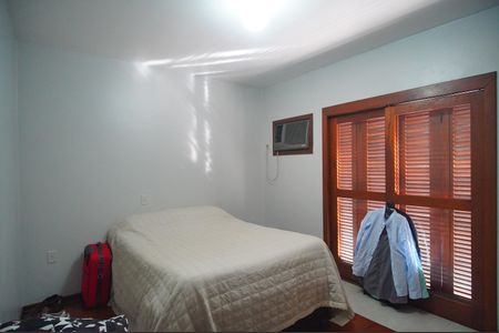 Casa à venda com 226m², 3 quartos e 3 vagasSuíte