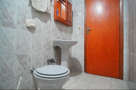 Casa à venda com 226m², 3 quartos e 3 vagasBanheiro