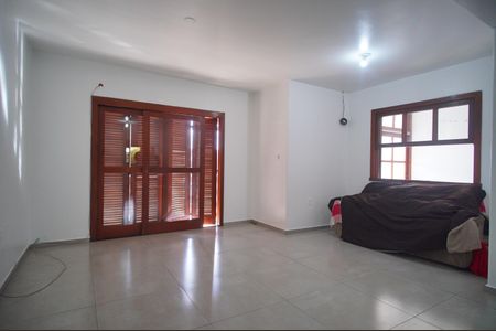 Casa à venda com 226m², 3 quartos e 3 vagasSala