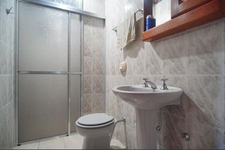 Casa à venda com 226m², 3 quartos e 3 vagasBanheiro