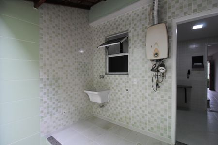 Casa de condomínio para alugar com 105m², 3 quartos e 1 vagaÁrea de serviço