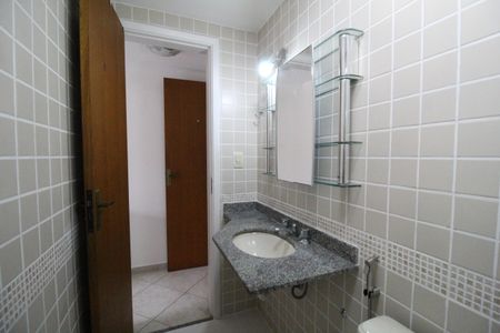 Casa de condomínio para alugar com 105m², 3 quartos e 1 vagaBanheiro da suíte 1