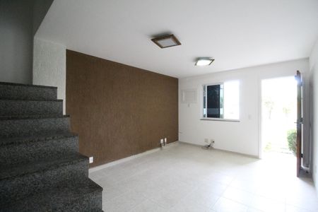 Casa de condomínio para alugar com 105m², 3 quartos e 1 vagaSala